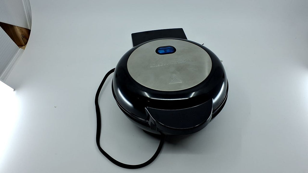 Elite Gourmet EOM123 Non-Stick Omelet Maker, 2 Individual 5.6" Portions