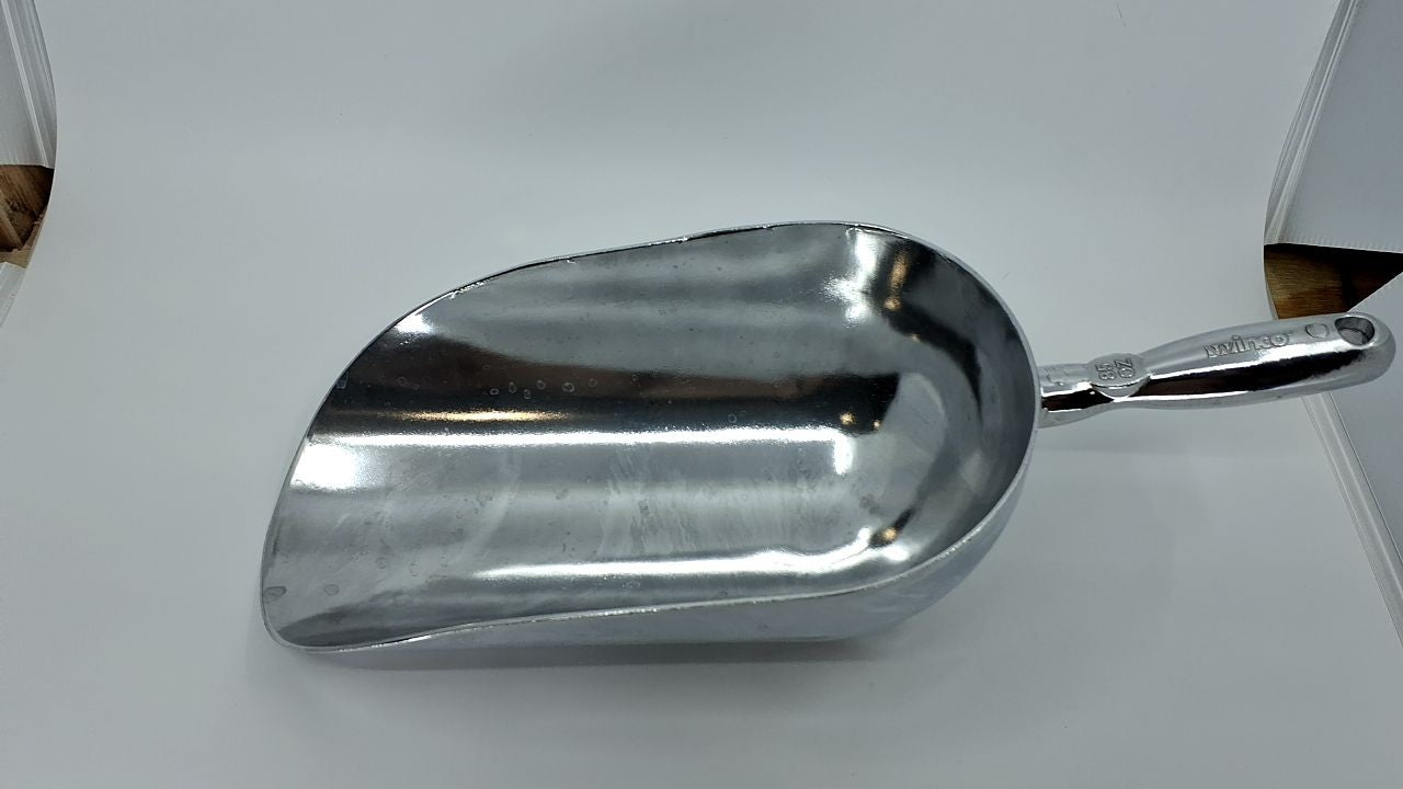 Winco Aluminum Utility Scoop, 85-Ounce, Medium