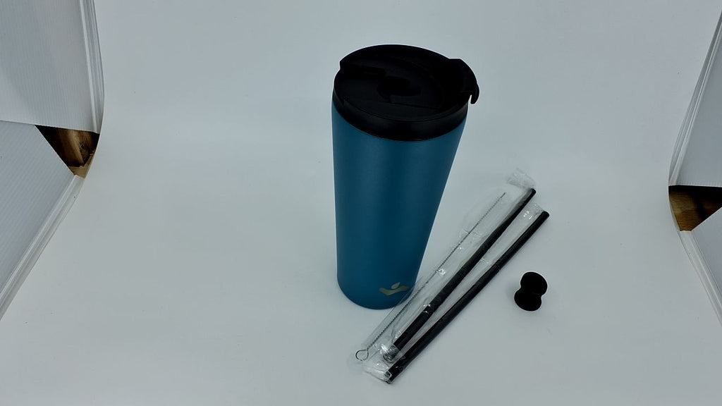 22 OZ Stainless Steel Insulated Travel Mug w/ Lid & 2 Straws, Blue