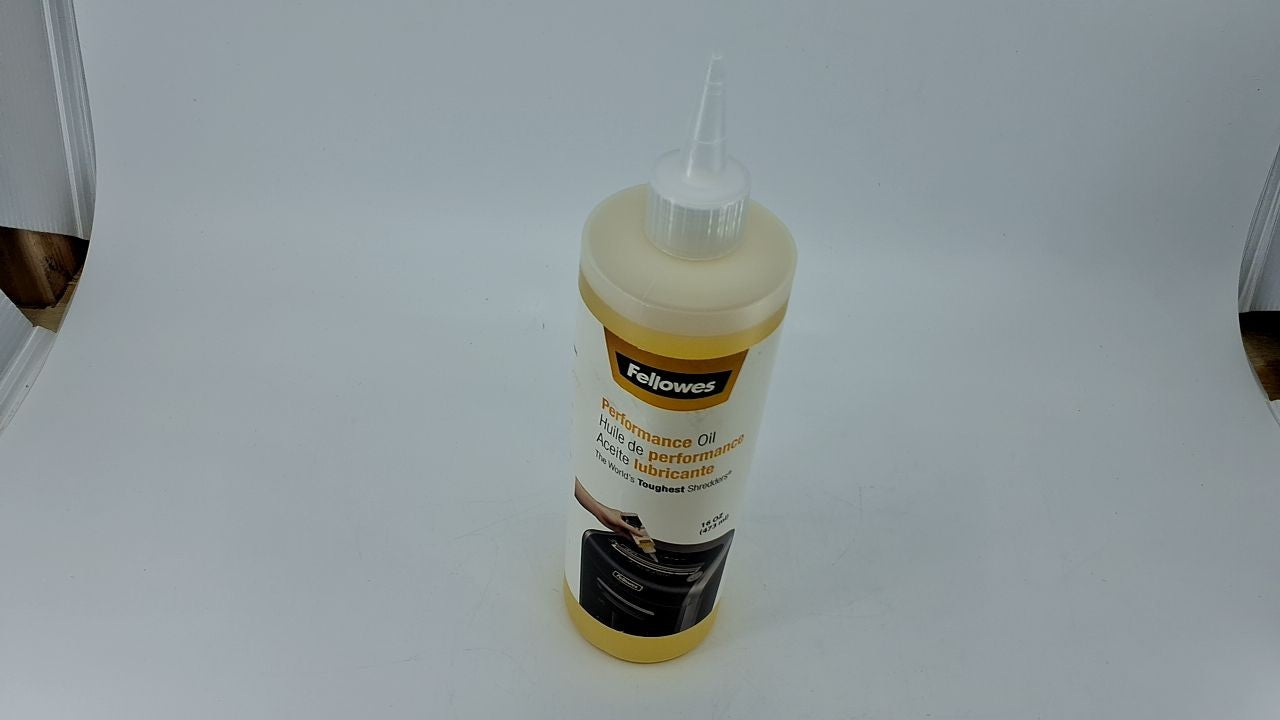 16 oz Fellowes Shredder Oil w/ Extended Nozzle for Cross-Cut & Micro-Cut
