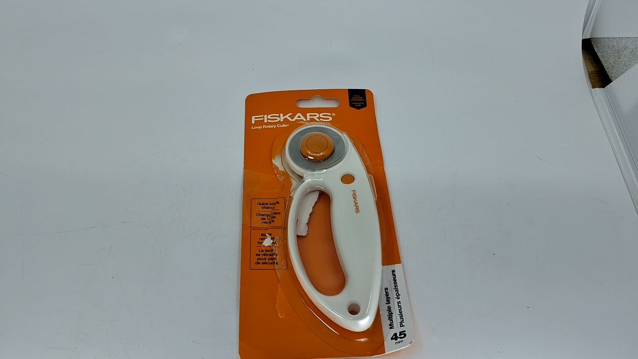 Fiskars 45mm Rotary Cutter, Premium Steel Blade for Crafts & Sewing