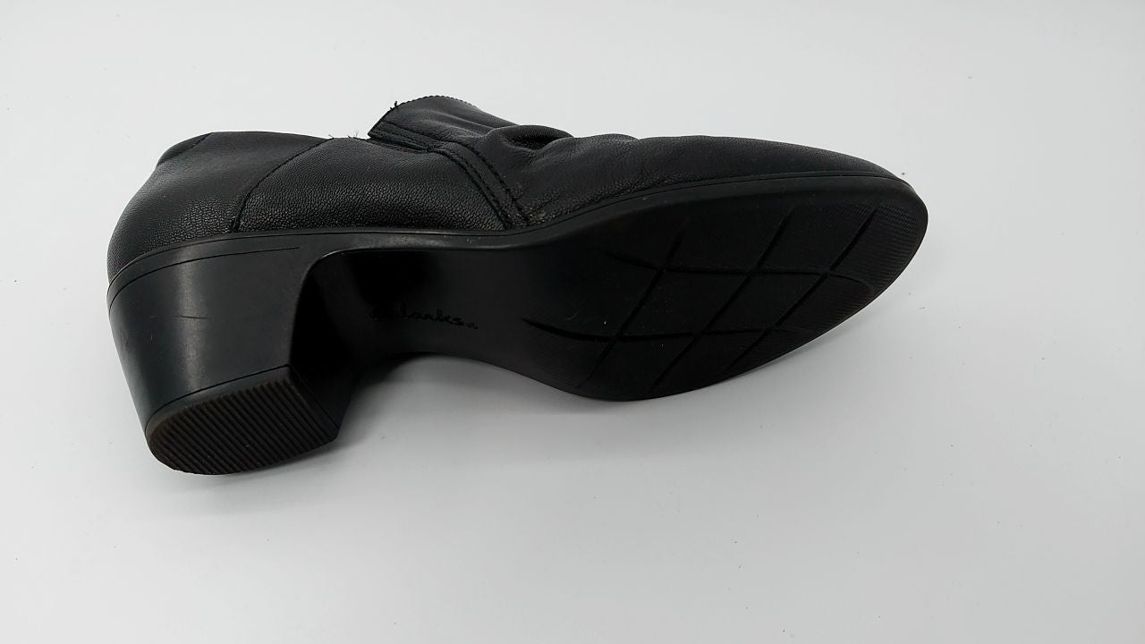 Clarks Women's Emily2 Cove Pump, Black Leather, 10 Wide