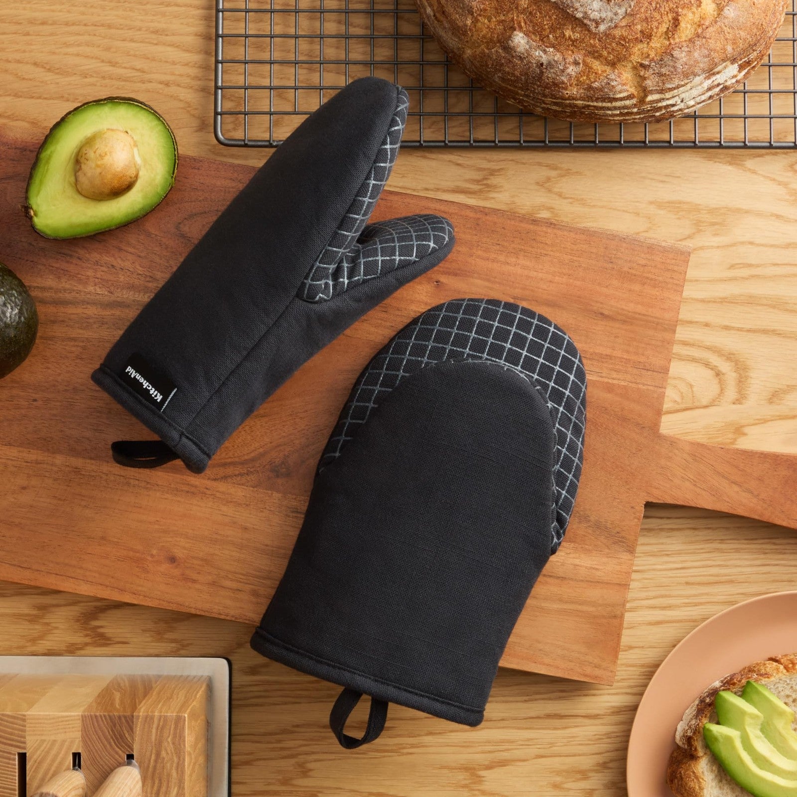 Oven Mitts 2-Pack, KitchenAid Heat Resistant 600°F, Matte Black, 5.5"x9"