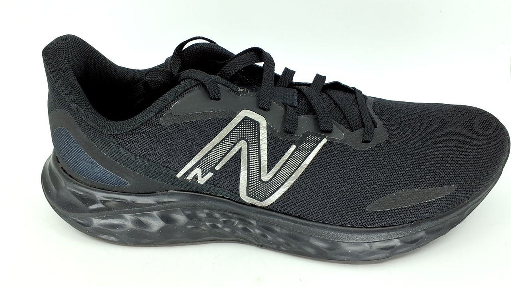 New Balance Men's Arishi V4 Running Shoe, Black Slip-Resistant, Size 11