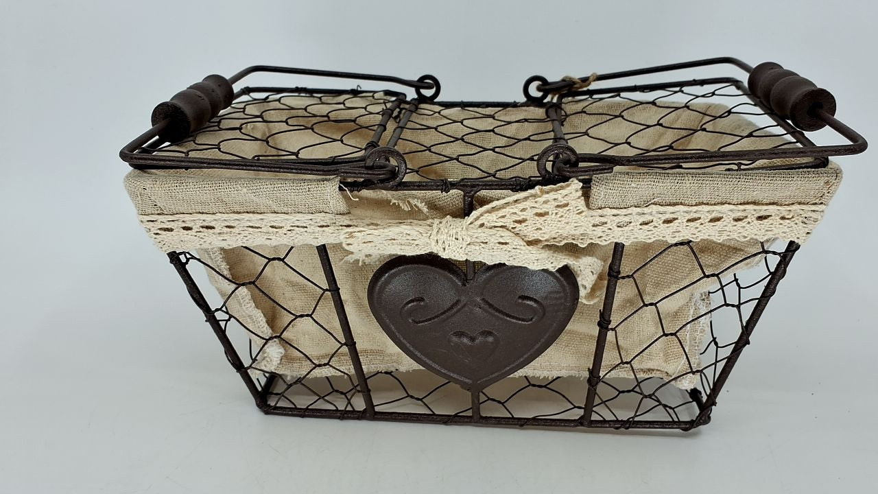 10.5x6.5 In Metal Picnic Basket w/ Hinged Lids & Cream Fabric Liner