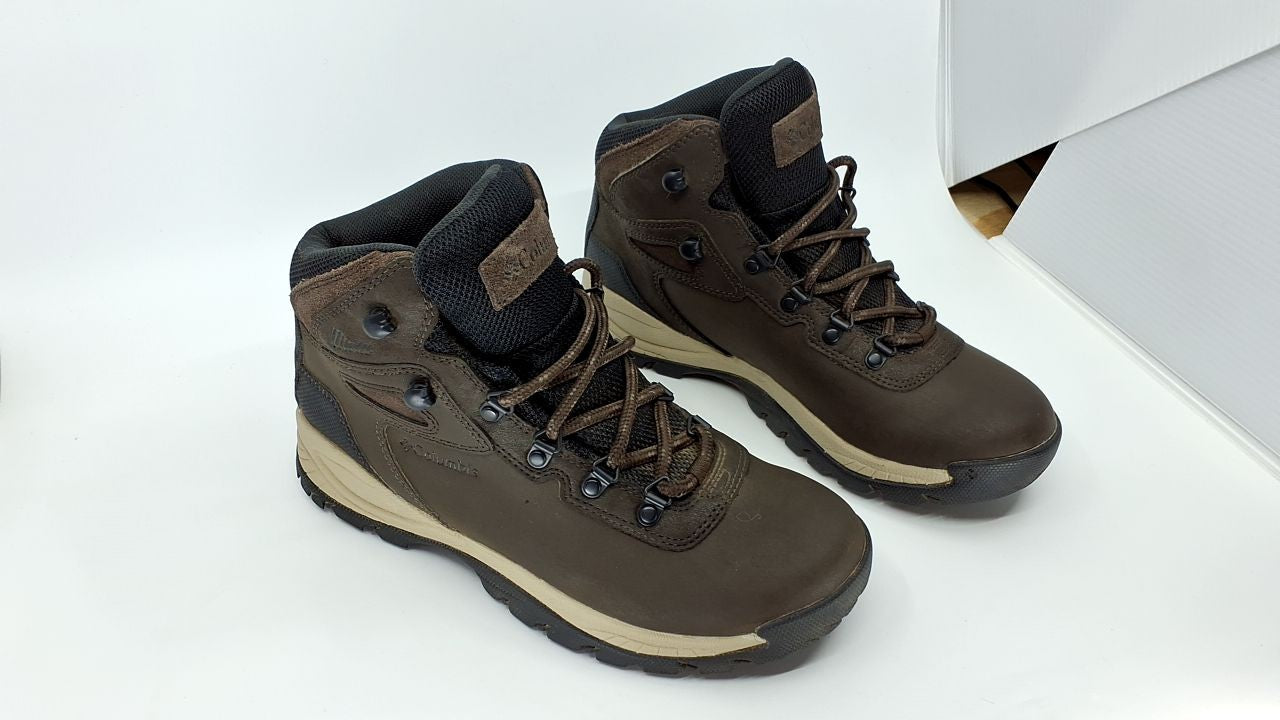 Columbia Womens Newton Ridge 8.5 Waterproof Hiking Boot Cordovan/Crown Jewel