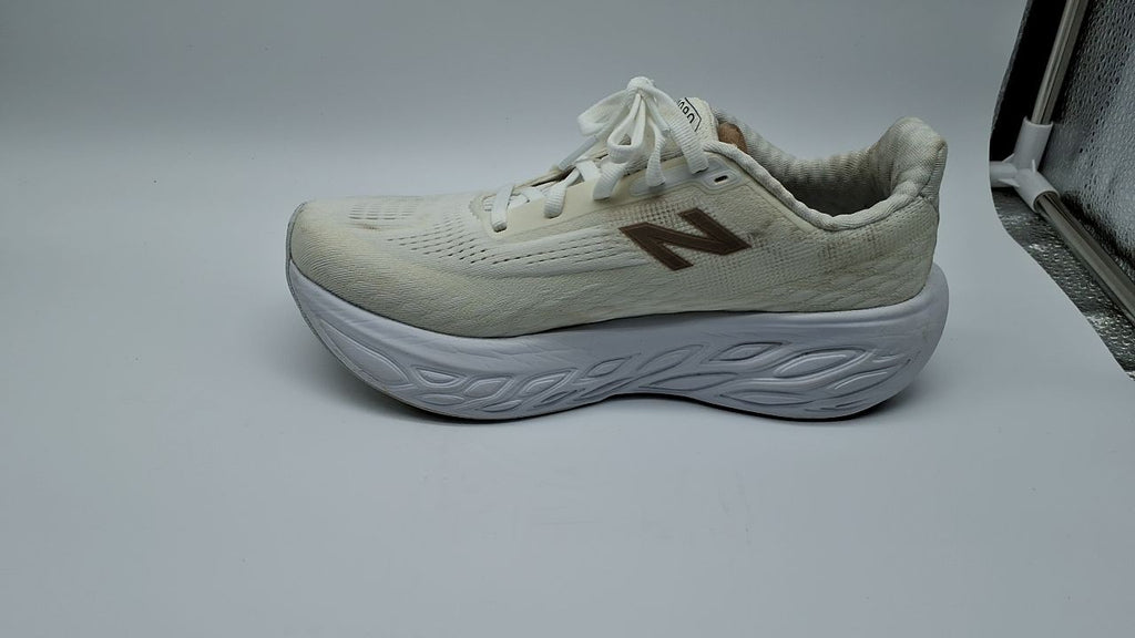 New Balance Women's Fresh Foam 1080 V14 Running Shoe 6.5 W White/Gold