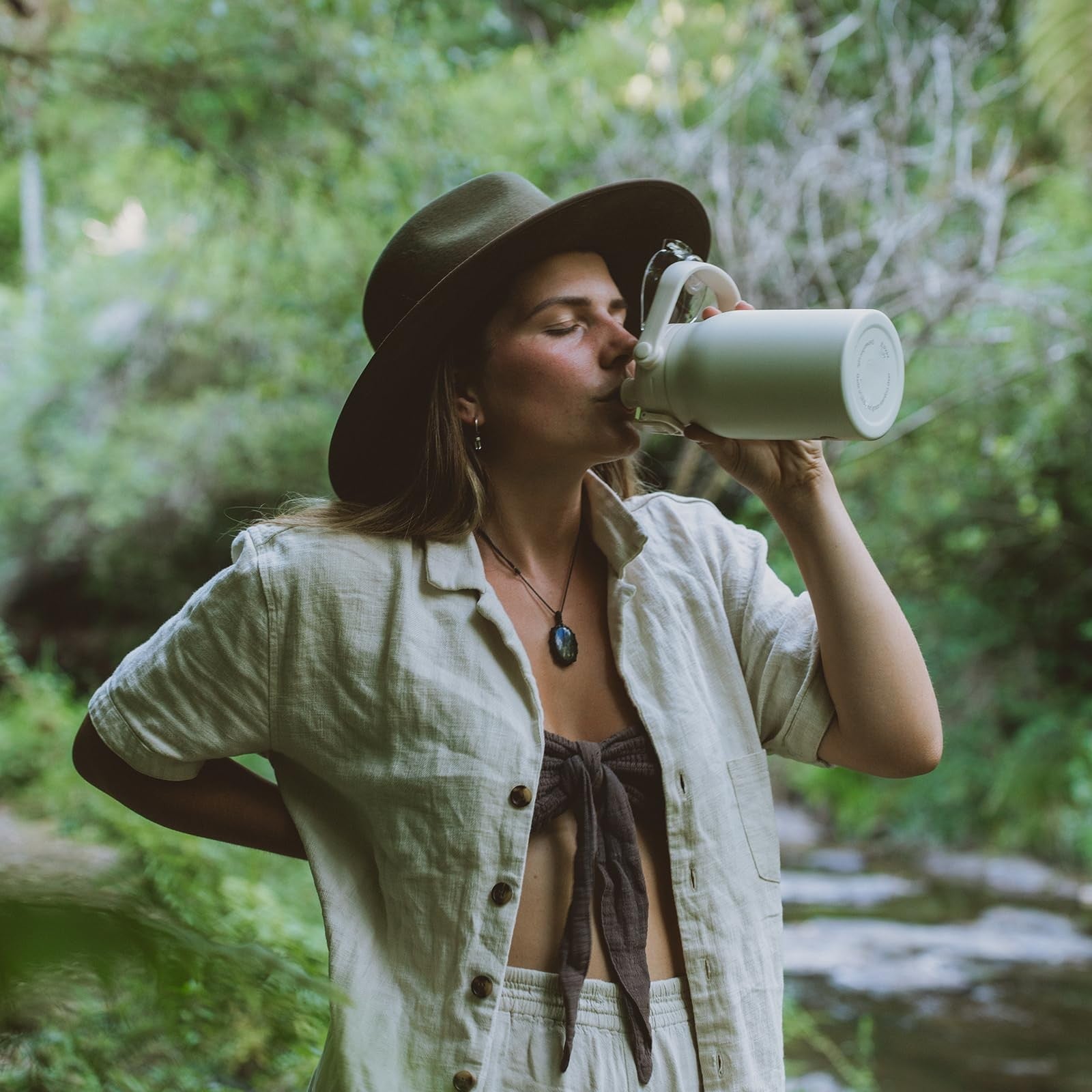 45 oz White Insulated Water Bottle w/ One-Handed Lid, Stainless Steel