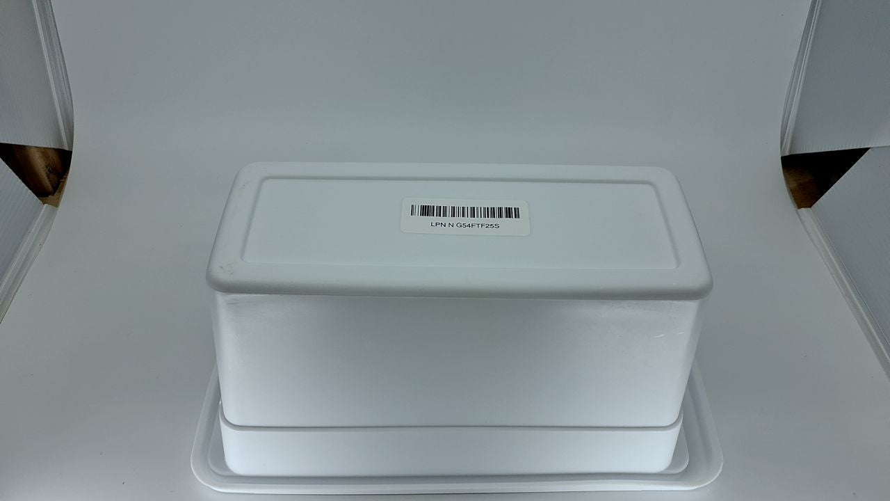 Rubbermaid Ice Cube Bin, White, Holds 4 Trays, Compact Design, Durable Plastic