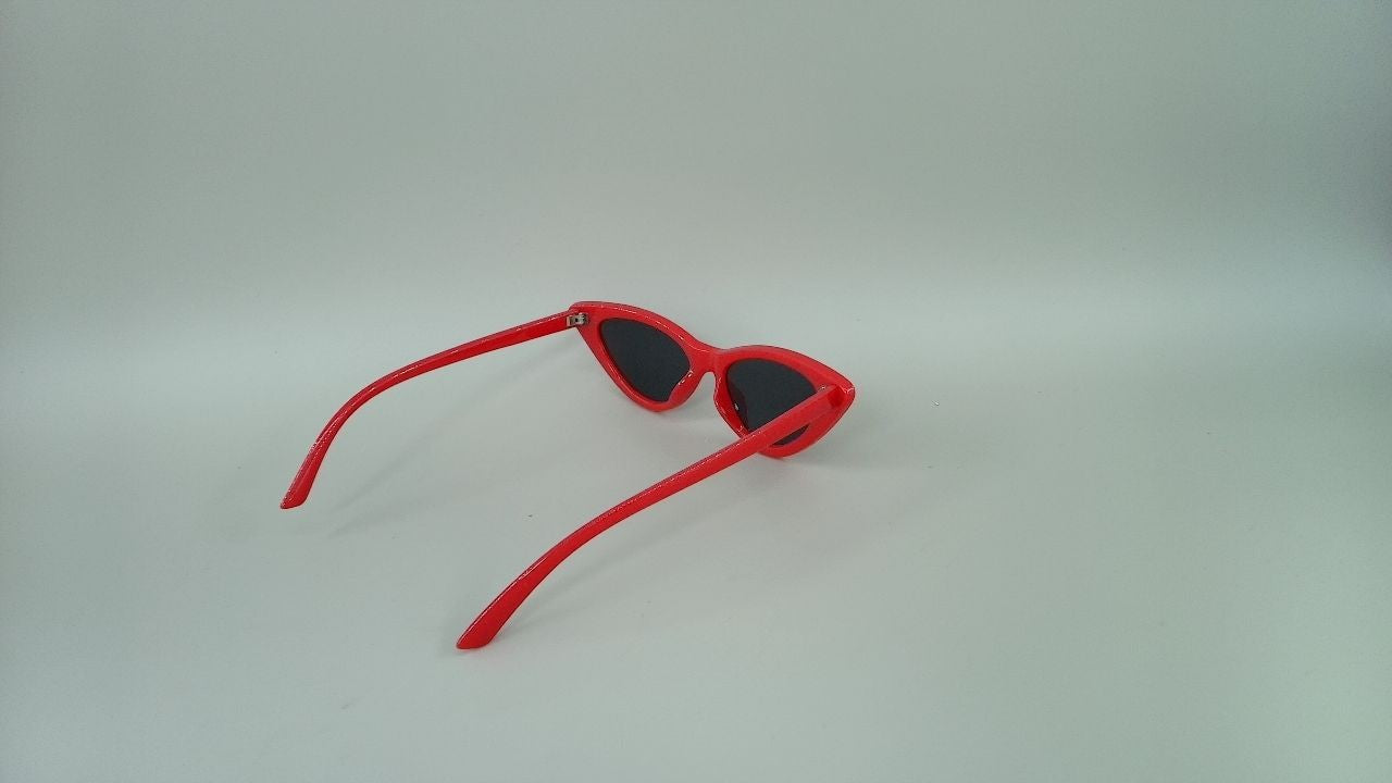 YOSHYA Retro Vintage Narrow Cat Eye Sunglasses for Women (Black Grey + Red Grey)