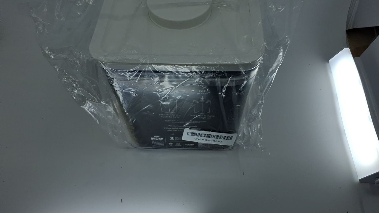 Airtight 2.8 Qt OXO POP Container - Square Short for Sugar & Cookies