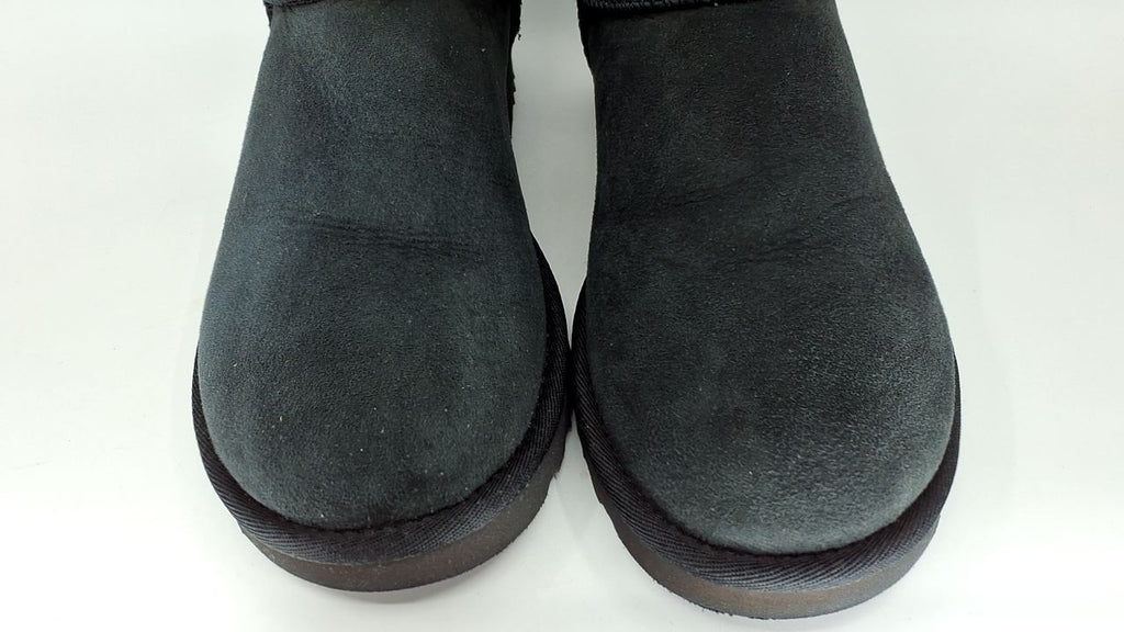 UGG Women's Classic Short Ii Boot, Black, 07