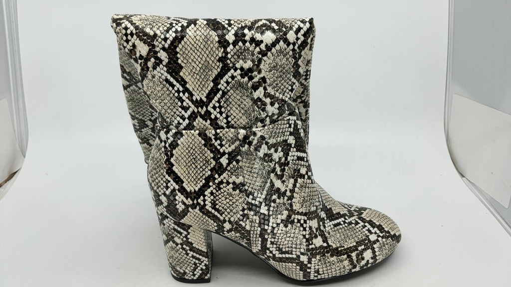 Amazon Essentials Women's Tall Heel Boot, Snake Faux Leather, 9.5