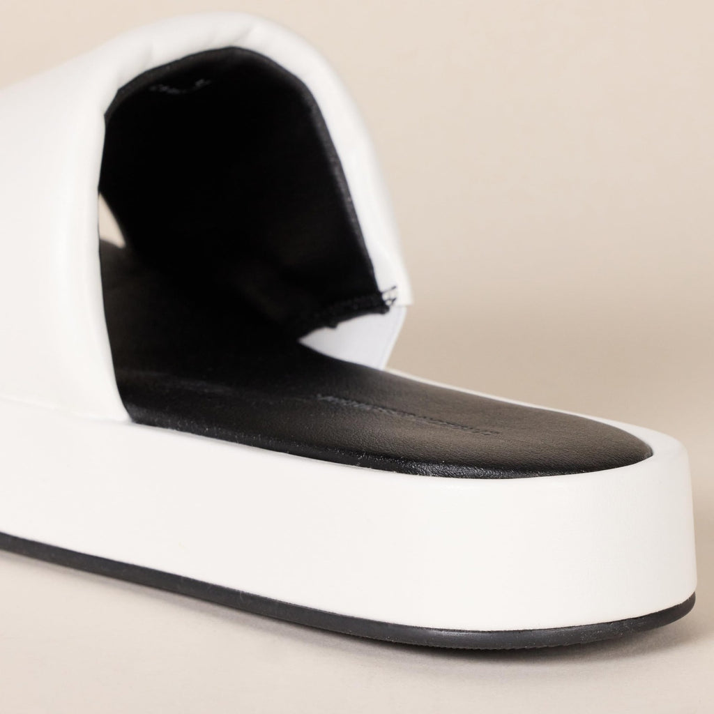 Amazon Essentials Women's Slide Flatform Sandal, White, 13