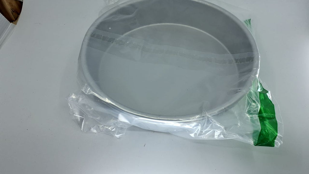 Wilton 9 x 2 in Round Cake Pans, 2-Piece Aluminum Bakeware Set