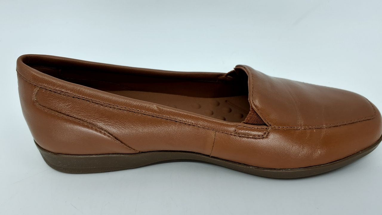 Easy Spirit Women's Devitt16 Loafer Flat, English Tea 211, 6
