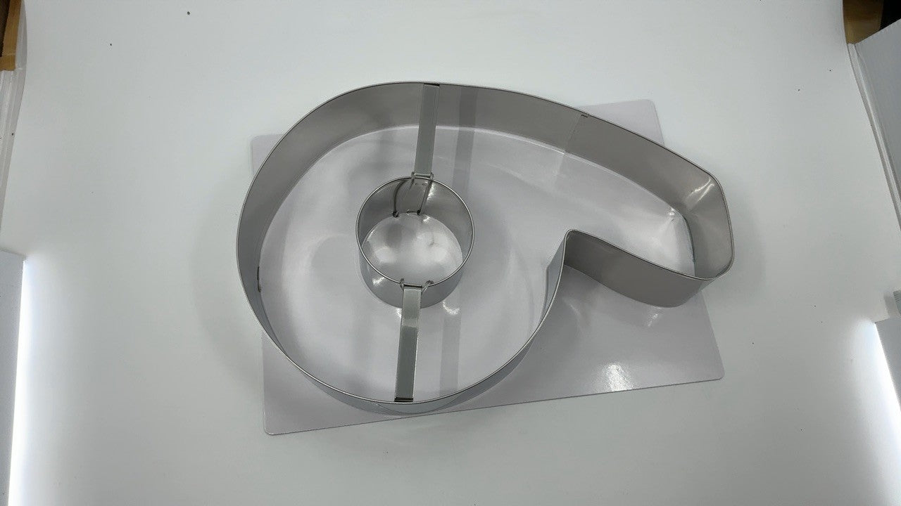 Ateco Extra Large Number 6 or 9 Cake Cutter