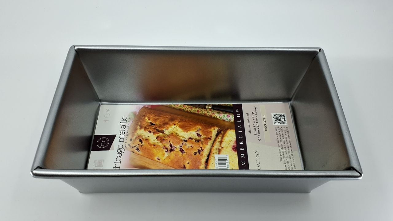 Chicago Metallic 1-Pound Loaf Pan, Heavy-Weight Aluminized Steel