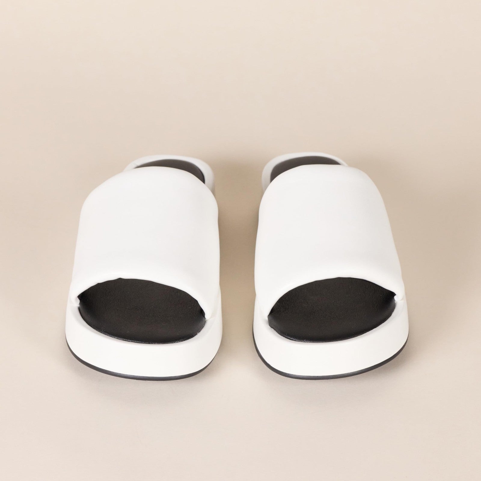 Amazon Essentials Women's Slide Flatform Sandal, White, 13