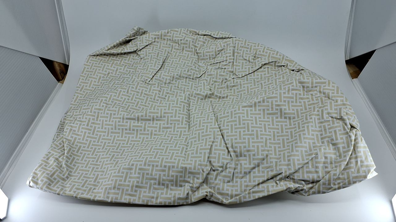 Round Vinyl Fitted Tablecloth 32-36 In, Elastic Edge, Weave Design