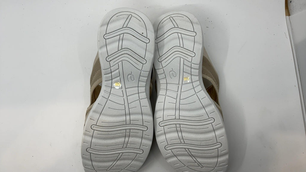 Easy Spirit Women's Traciee2 Flat Sandal, Silver Grey-Taupe, 9.5 X-Wide