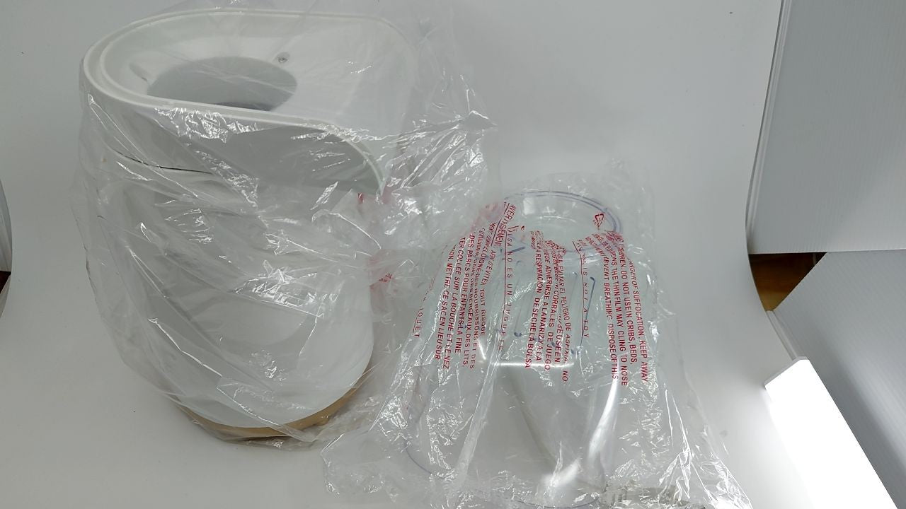 Beautiful 16 Cup Hot Air Electric Popcorn Maker  White Icing by Drew Barrymore