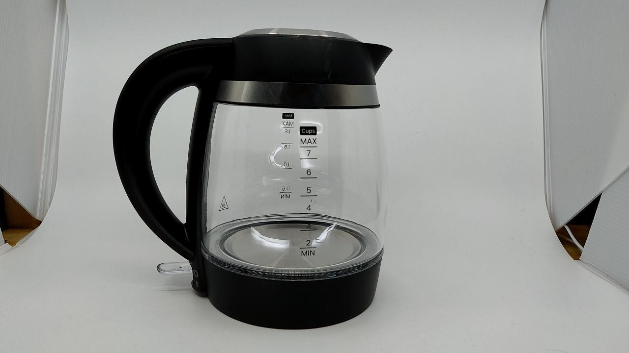 **For parts**Chefman 1500W Electric Kettle, 1.8L, Removable Lid, Stainless Steel