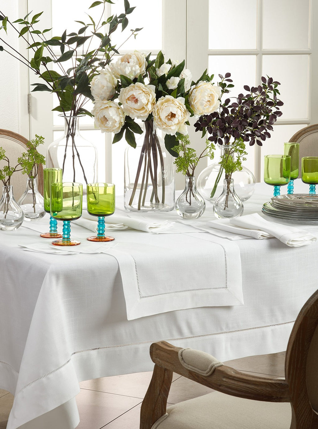 Saro Lifestyle Hemstitched Border Table Runner, White, 16"x120"