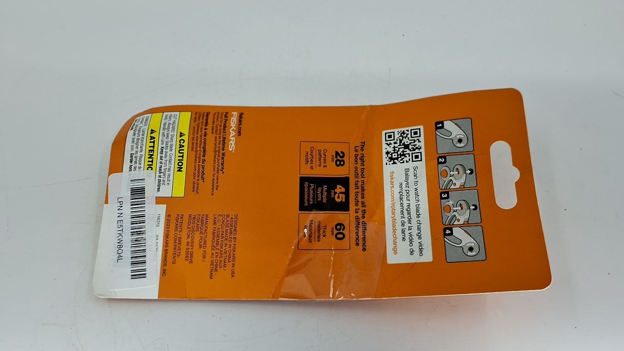 Fiskars 45mm Rotary Cutter, Premium Steel Blade for Crafts & Sewing