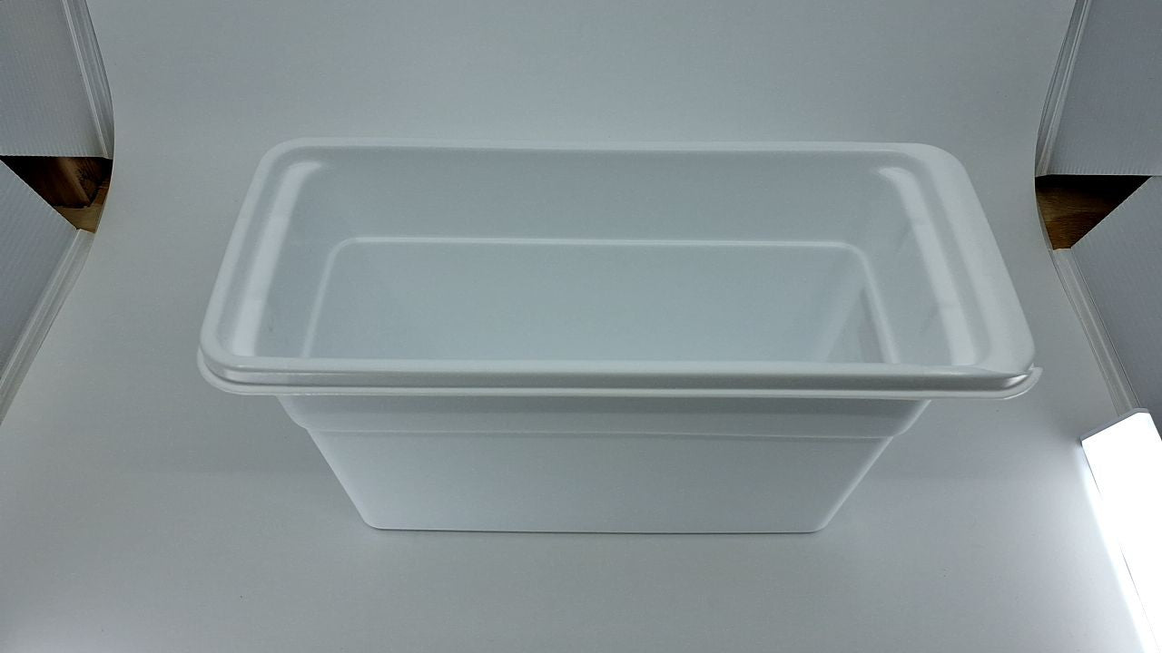 Rubbermaid Ice Cube Bin, White, Holds 4 Trays, Compact Design, Durable Plastic