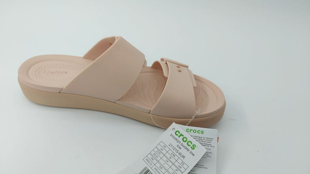 Crocs Womens Brooklyn Buckle Low Low Sandstone 9 Medium