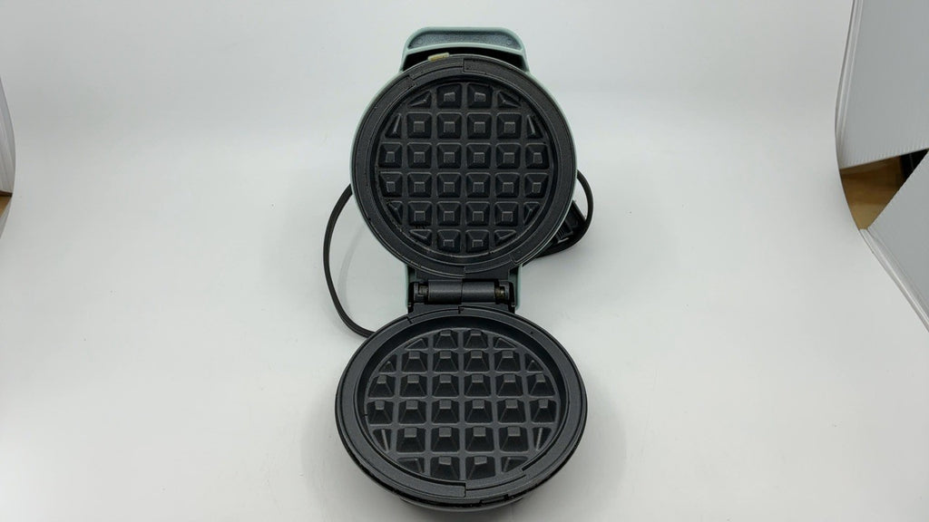 Elite Gourmet Nonstick Waffle Maker, 4.5-Inch, Compact Design