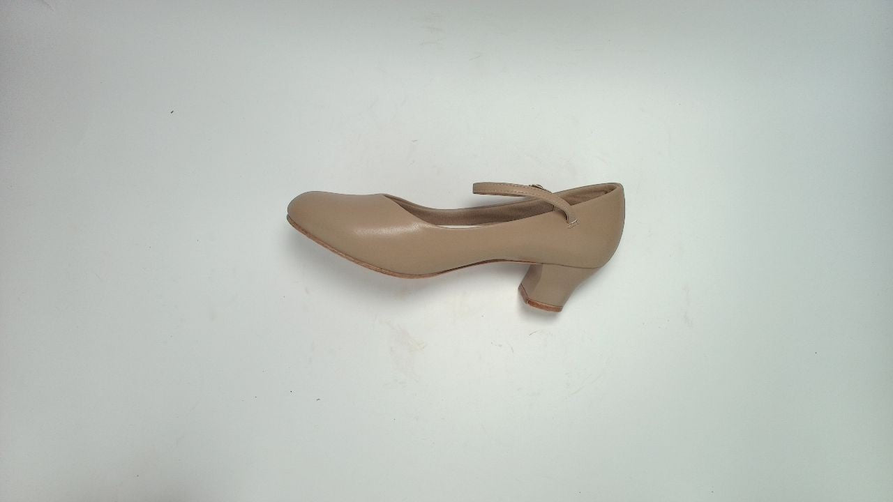 Capezio Women's Cassie Jr. Character Shoe, Caramel, 6M