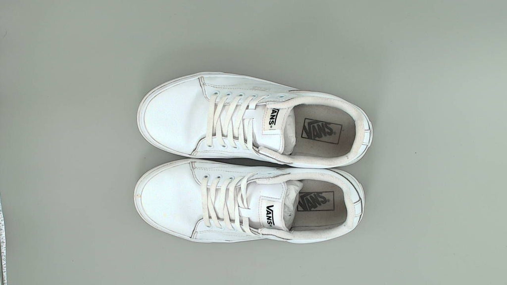 Vans Women's Seldan Shoe | Retro Tennis Inspired Sneakers for Fashion, Work, 9.5
