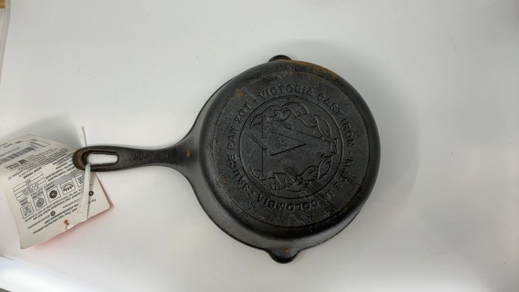 Victoria Cast Iron Saucepan, Cast Iron Melting Pot, Made in Colombia, 2QT