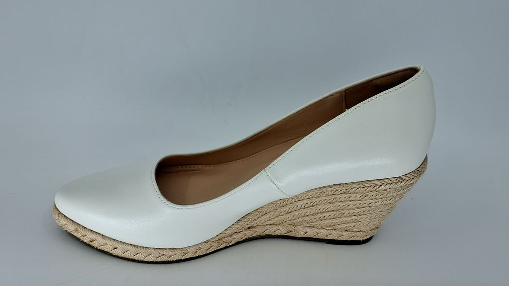 White Pointed Toe Wedge Sandals, Women's Size 7, Espadrille Style