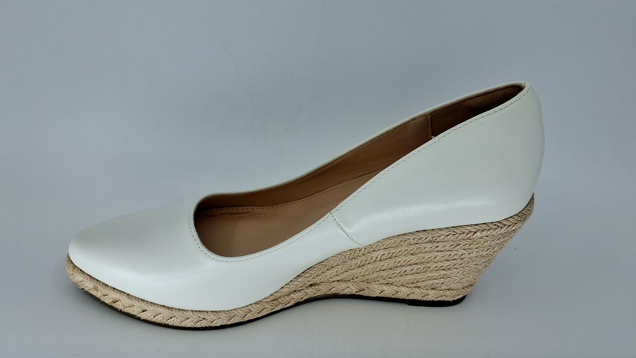 White Pointed Toe Wedge Sandals, Women's Size 7, Espadrille Style