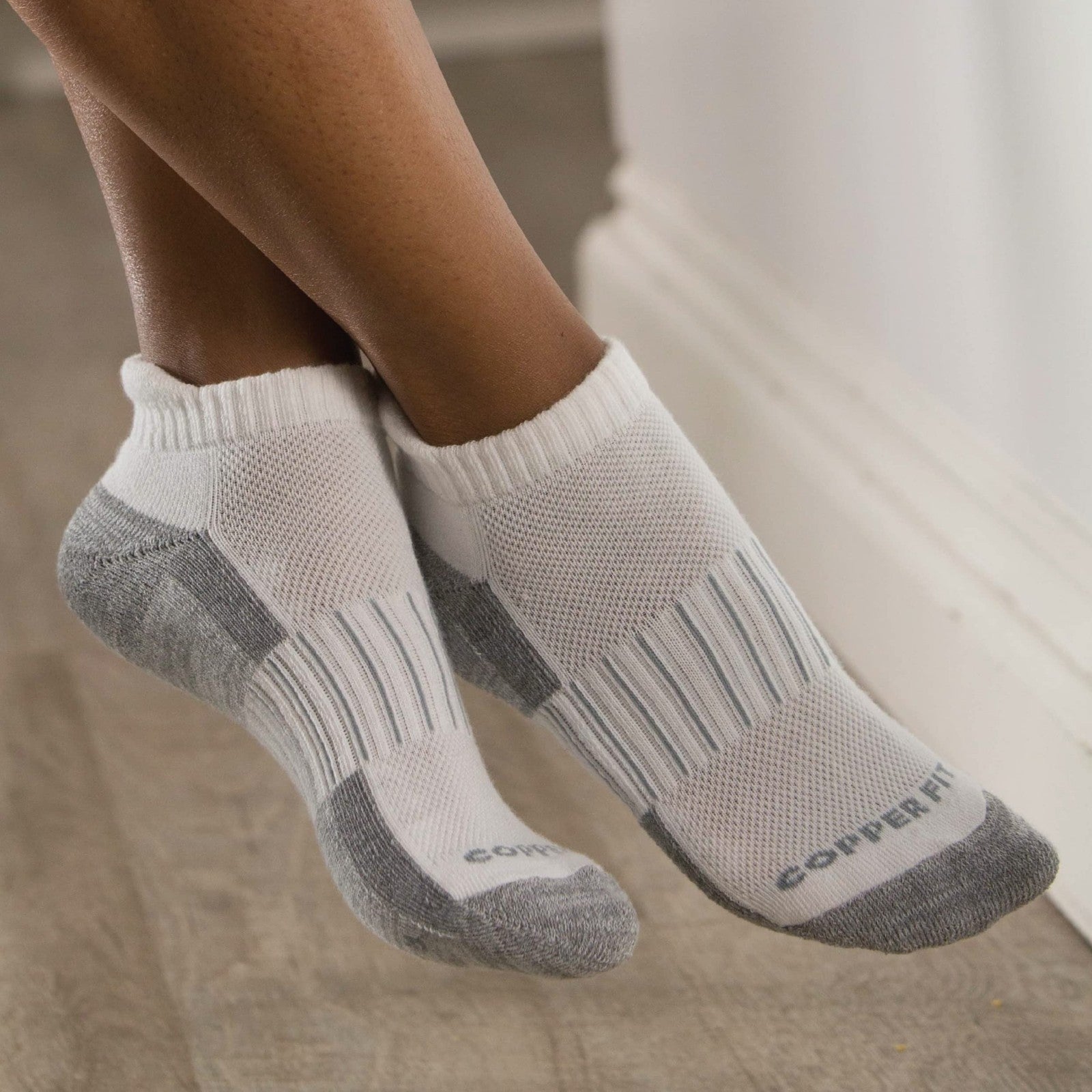 Copper Fit Unisex Adult Ankle Length Sport Socks, White, Small-Medium US