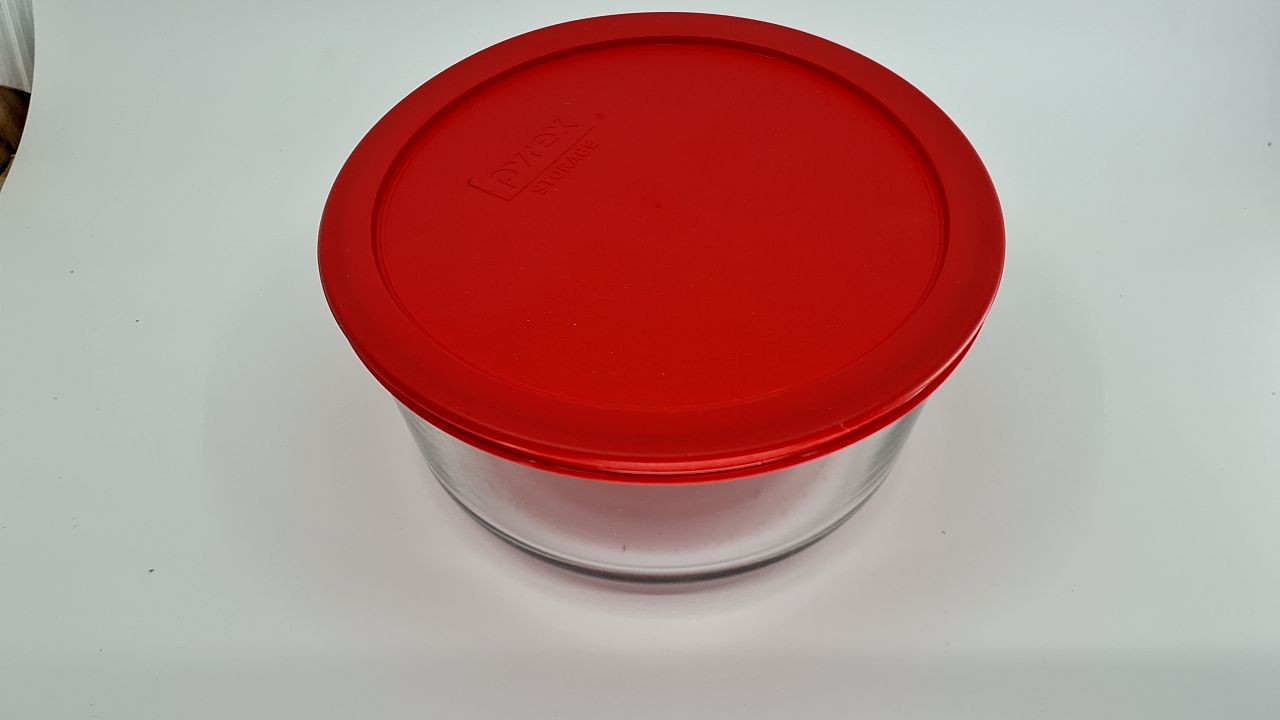 Pyrex 7 Cup Glass Food Storage Container - Microwave & Dishwasher Safe
