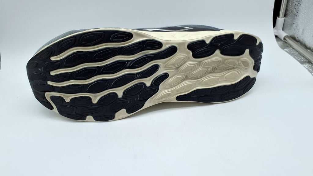 Men's New Balance Fresh Foam 680 V8 Running Shoe, 16 X-Wide, Grey/Black