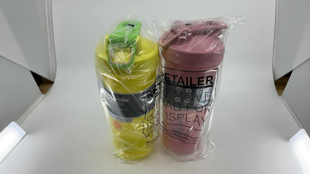28 Oz Classic V2 BlenderBottle Shaker, 2 Pack, Ideal for Protein Shakes