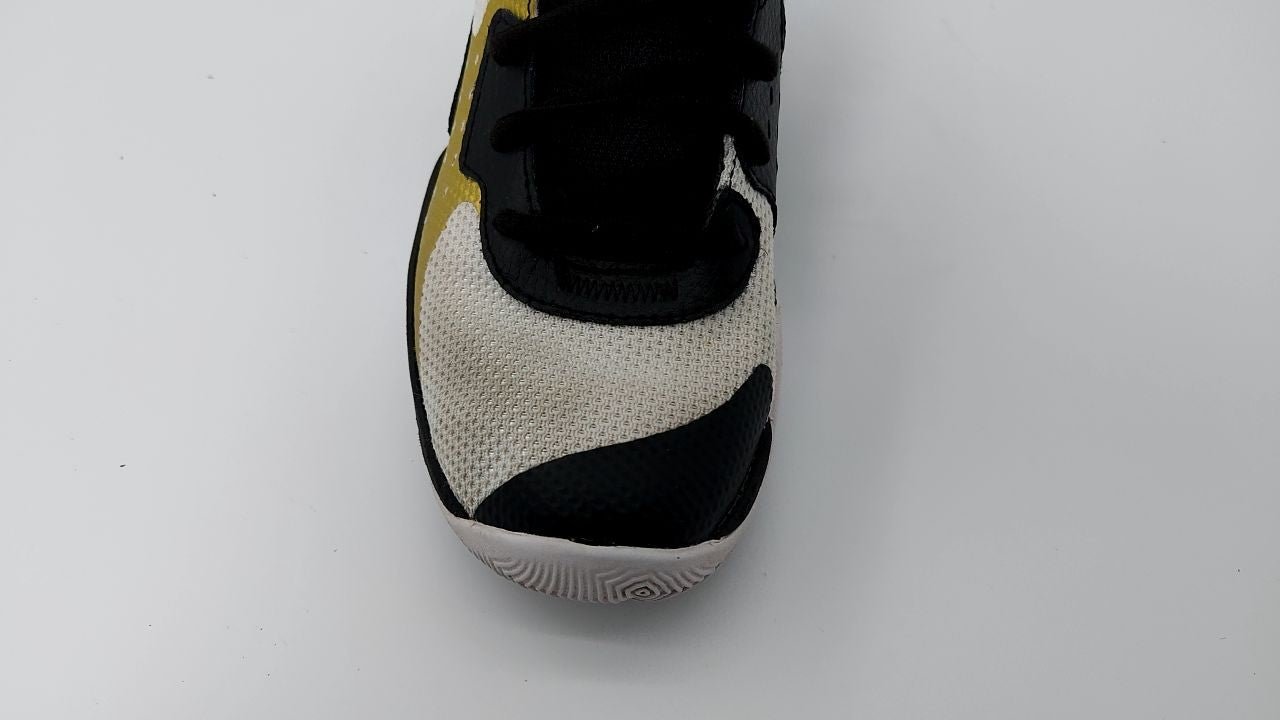Under Armour Unisex Pre School Jet '23, (100) White/Black/Metallic Gold, 2, US