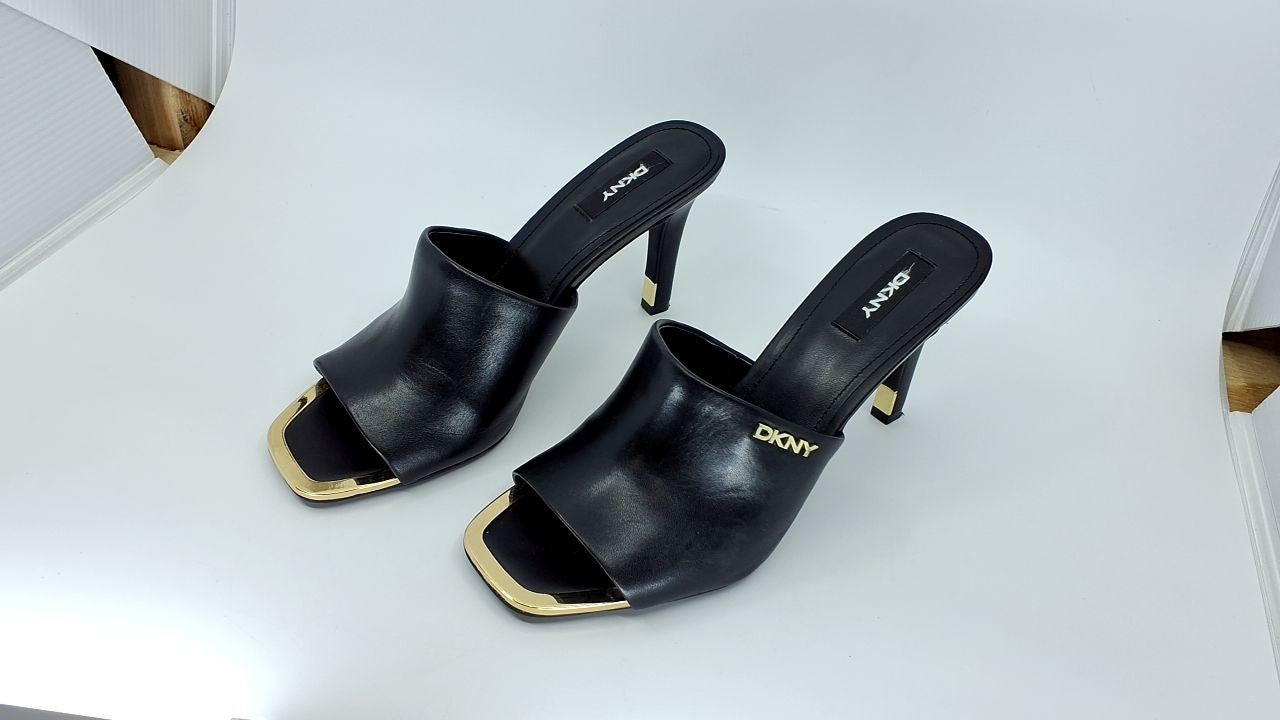 DKNY Women's Bronx Heeled Sandal, BLACK, 8.5