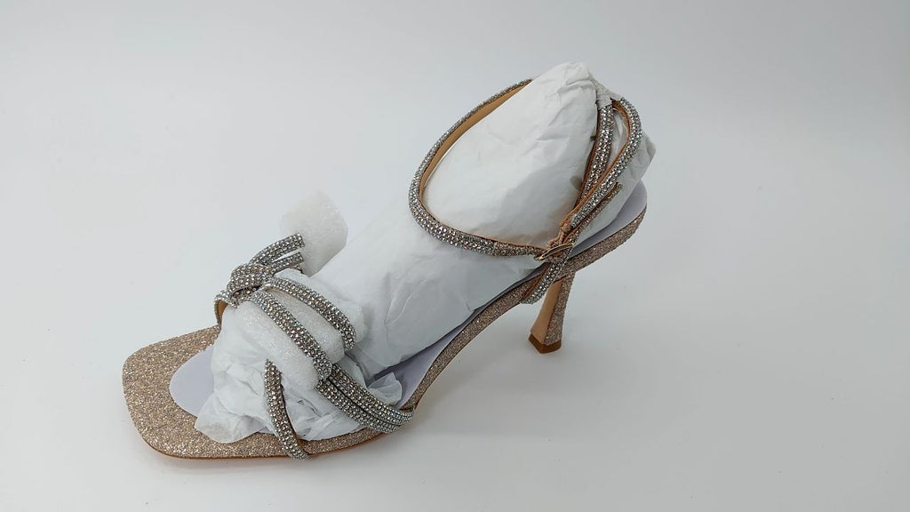 Badgley Mischka Women's Effie Heeled Sandal, Champagne, 9