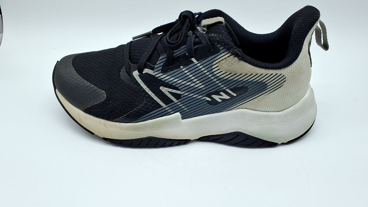 New Balance Kid's Rave Run V2 Lace-up Shoe, Black/White, 6.5 Wide Big Kid
