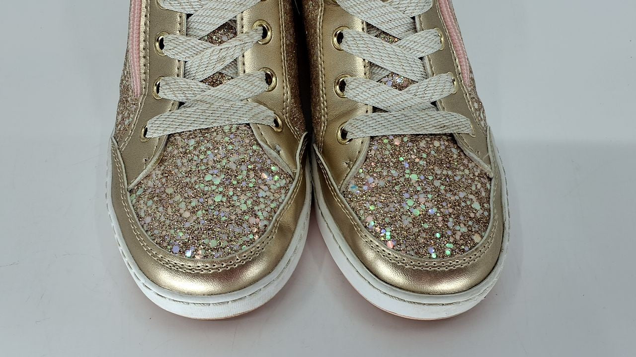Skechers Kids Girls Shoutouts 2.0-Glitter Queen Sneaker, Gold, 4 Big Kid