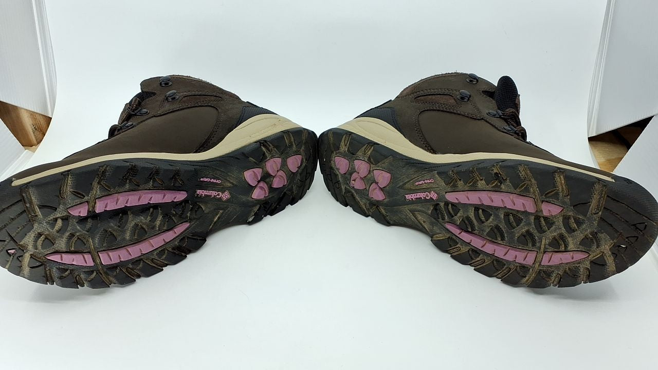 Columbia Womens Newton Ridge 8.5 Waterproof Hiking Boot Cordovan/Crown Jewel