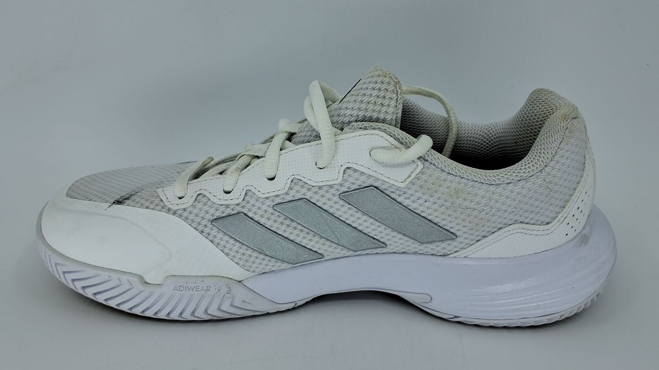 adidas Women's GameCourt 2 Sneaker, White/Silver Metallic/White, 6.5