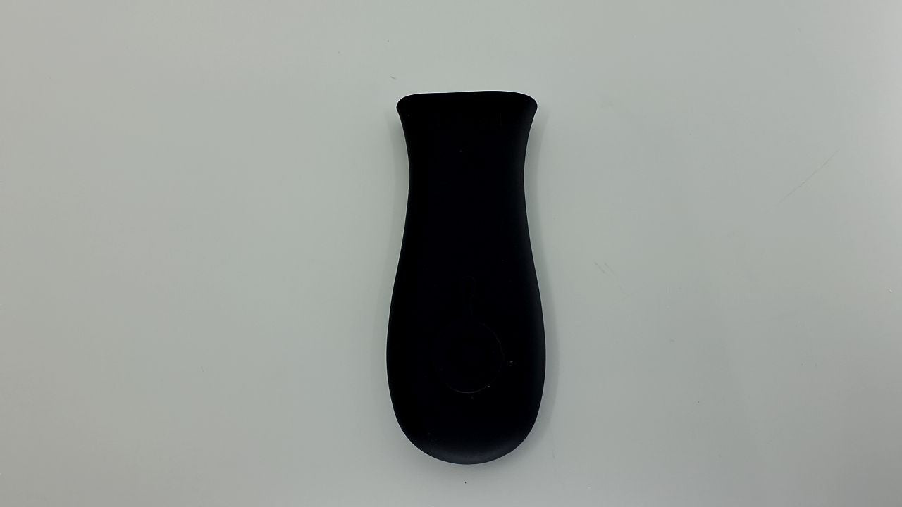 Lodge Silicone Handle Holder - Heat Resistant for 9in+ Skillets