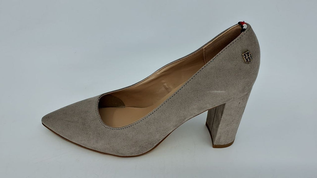 Tommy Hilfiger Abilene Taupe 6.5 M